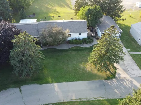 407 S Dubuque St, Albion, IA 50005