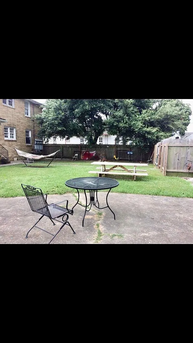 1302 Pauline St — Photo 2