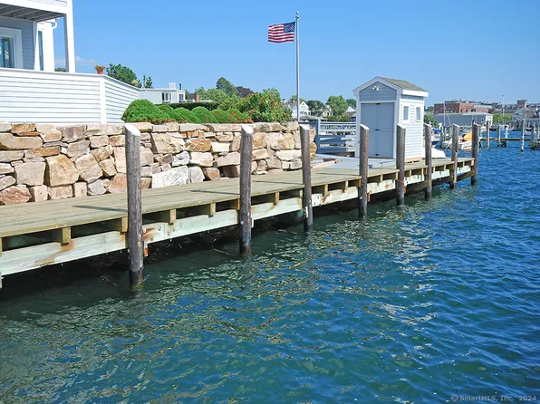 4 Northwest Street #B22, Stonington, CT 06378
