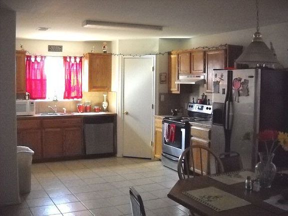 4th image of 733 Tenaza Dr