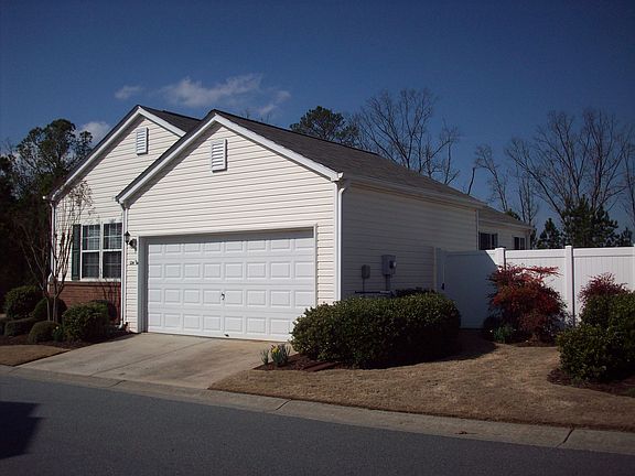 Attached Garage