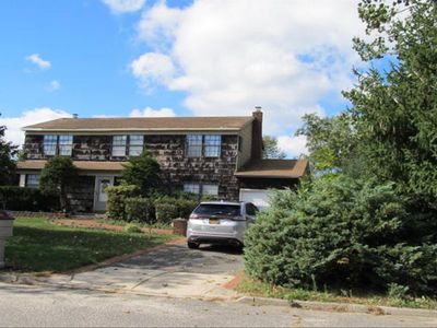 30 Imperial Dr, Miller Place, NY, 11764