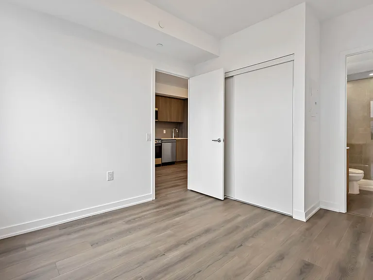 7437 Kingston Rd #413 — Photo 19