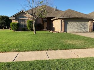 715 E Elder Ln, Mustang, OK 73064