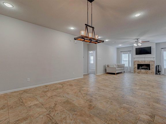 5th image of 3811 Springcrest