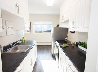 2075 Portage Ave #303, Winnipeg, MB R3J0L1