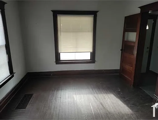 1023 Washington Ave #1 — Photo 4