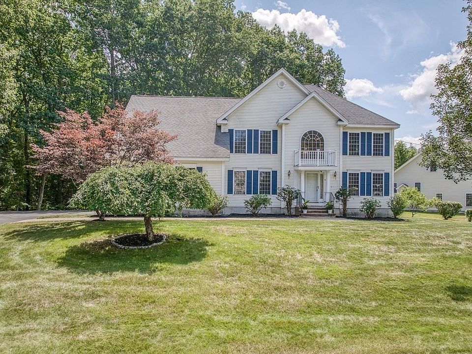 1st image of 3 Sweet Meadow Dr