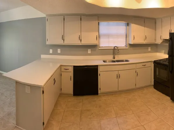 4949 Azure St, Jacksonville, FL 32258