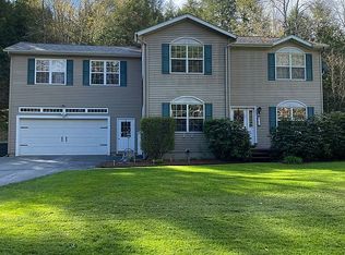 304 W Sleepy Hollow Rd, Essex Jct, VT 05452