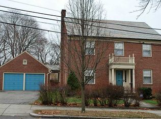 737 Smith St, Providence, RI 02908