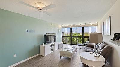 4th image of 800 Cove Cay Dr Unit 7A