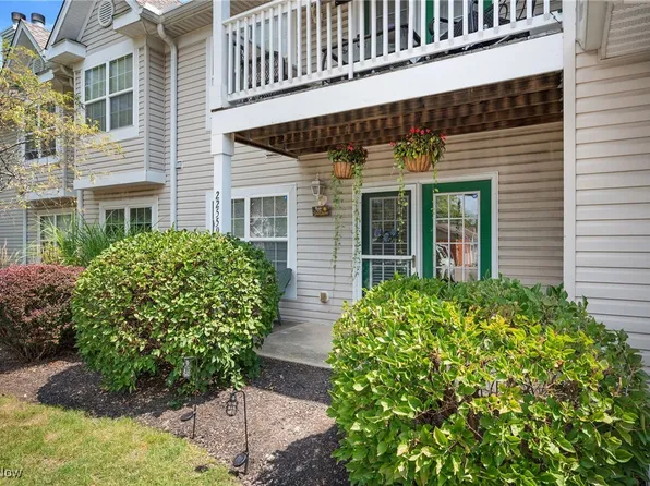 22559 Lenox Dr #512, Fairview Park, OH 44126