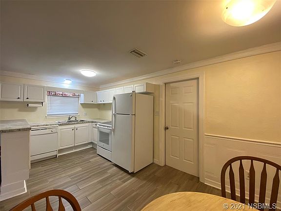 2nd image of 3417 Silver Palm Dr