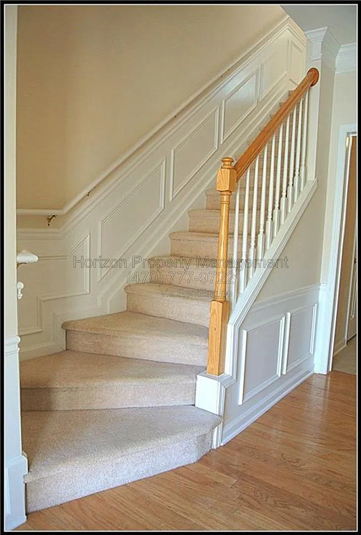 4 bed, 2.0 bath, 1690 sqft, $2,395 — Photo 3