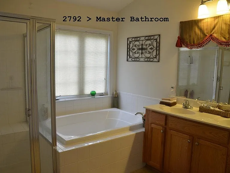 Bathroom Master with Jacuzi