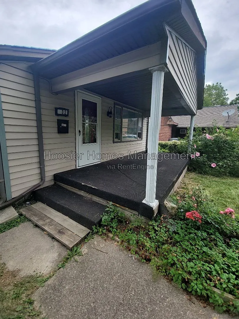 2 bed, 1.0 bath, 1036 sqft, $1,000 — Photo 1