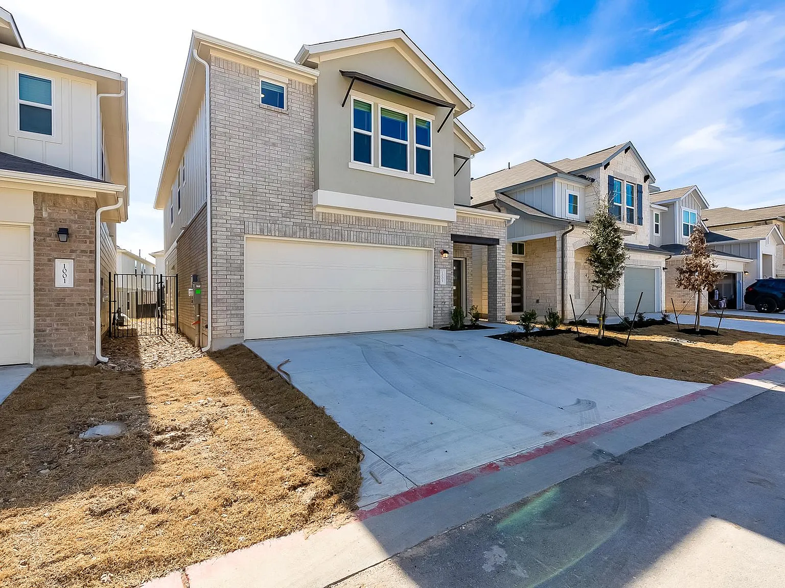 4 bed, 2.5 bath, 2253 sqft, $2,650 — Photo 3