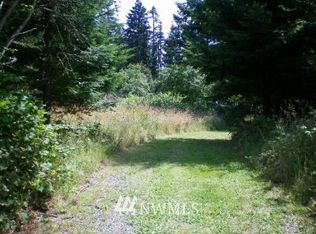 955 2nd St S, Camano Island, WA 98282