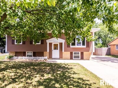 2250 Northridge Ln, Washington, IL, 61571