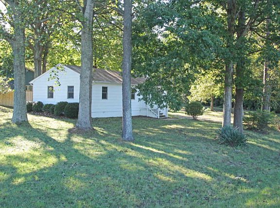 2nd image of 29 Rolling Hills Ln