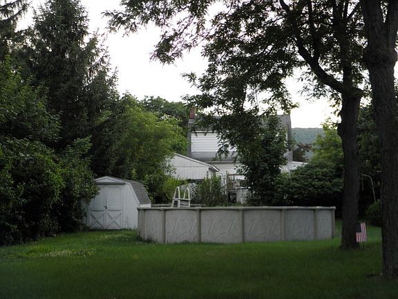 3rd image of 209 Scottwood Ave