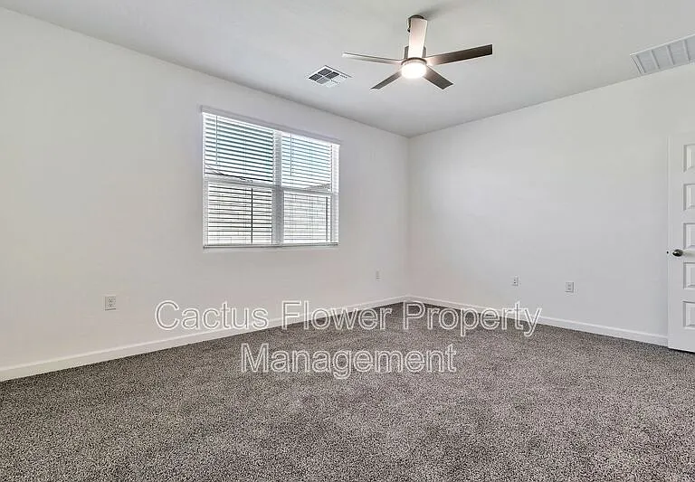 1718 W Sombra Ave — Photo 17