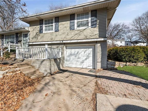 3rd image of 7932 NE 53rd Ter