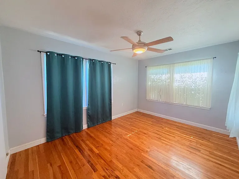 3021 Oleander Ave — Photo 14