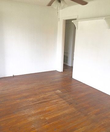 2nd image of 1118 Clovis Pl