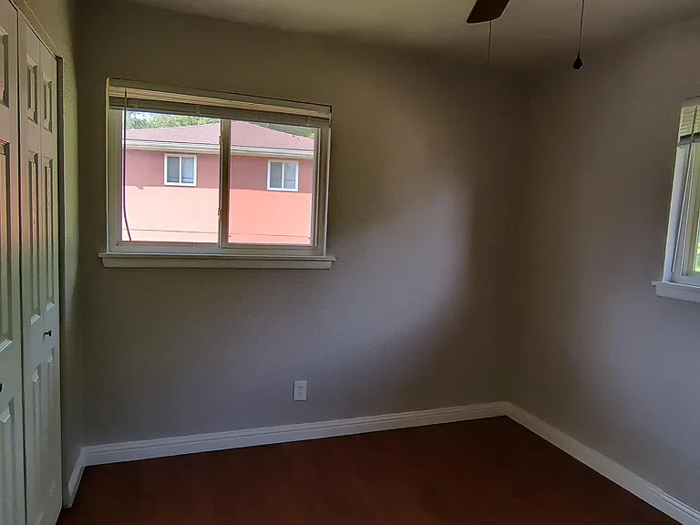 1527 N 55th Dr — Photo 39