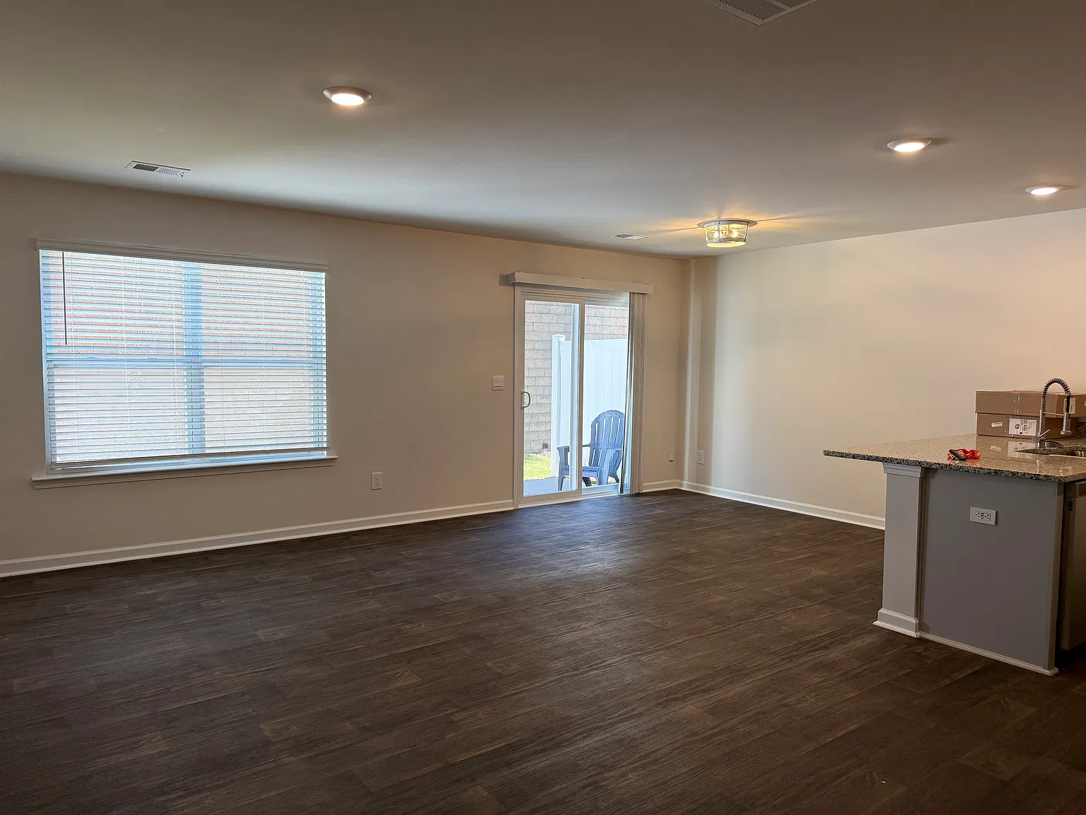 4 bed, $1,700 — Photo 3