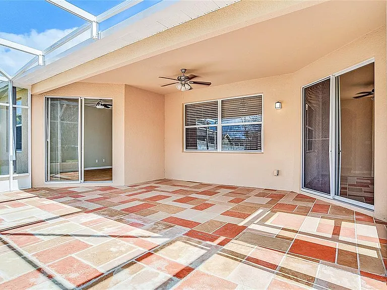 2920 Willow Creek Ln — Photo 14