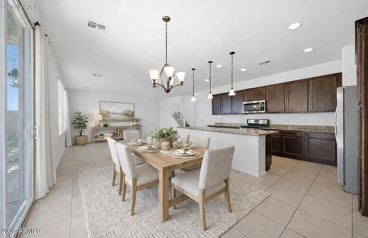 4 bed, 2105 sqft, $2,275 — Photo 3