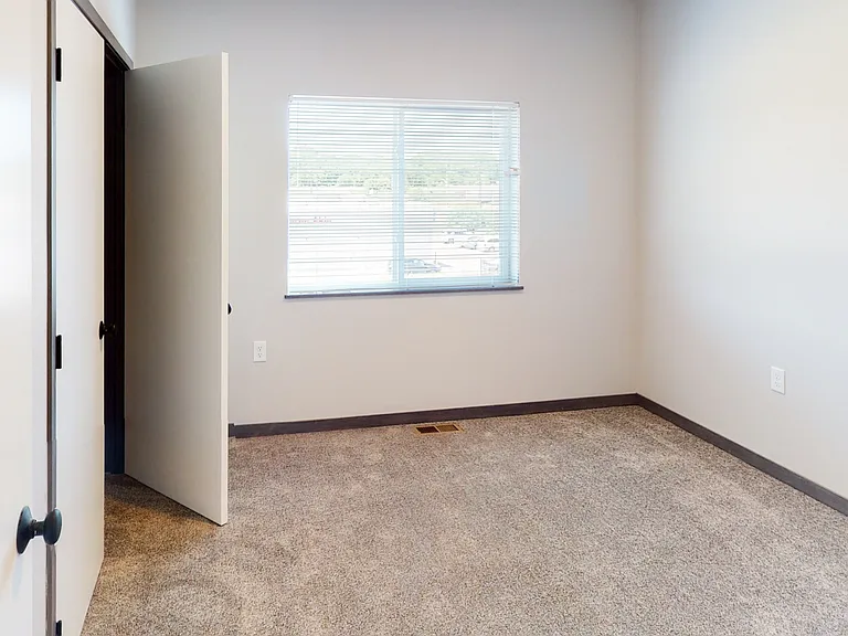5800 Sunnybrook Plz — Photo 99