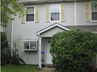 7 Louisburg Sq, Lakewood, NJ 08701