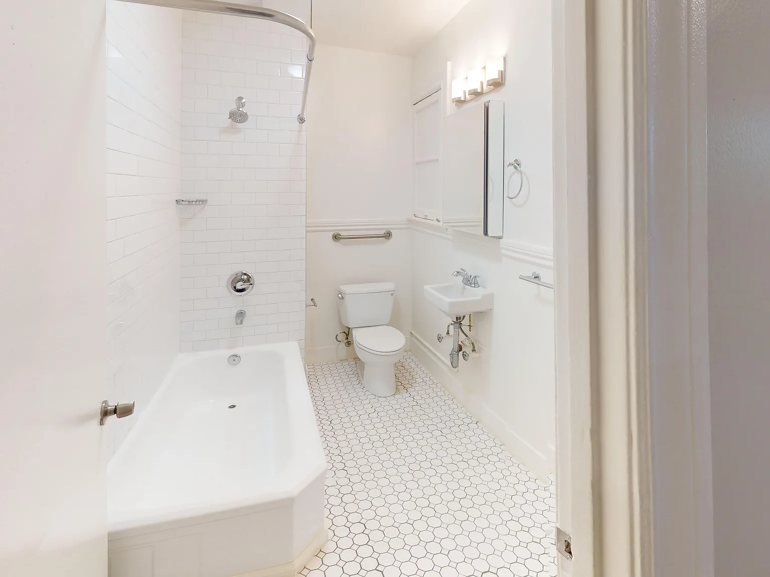 947 Bush Street — Photo 3