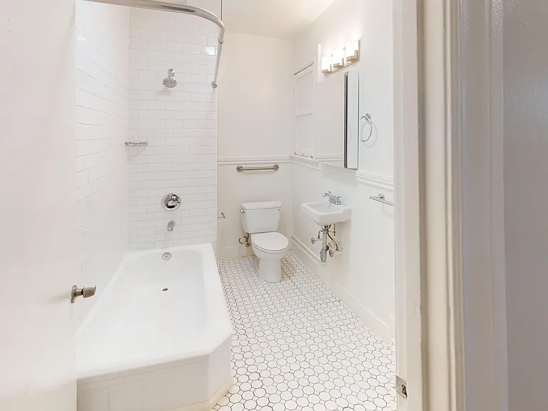 947 Bush Street — Photo 7