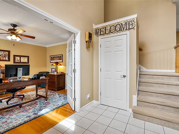 3rd image of 408 Sapphire Ct