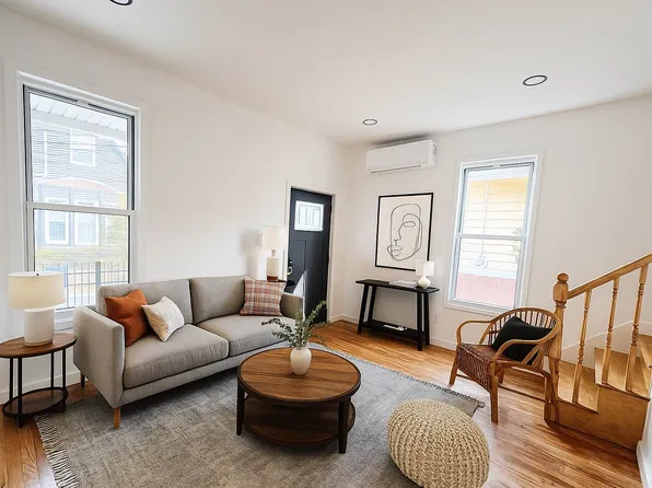 14 Vermont Court image 1 of 6