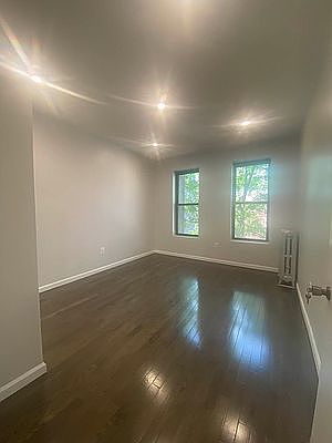 3rd image of 236 Underhill Ave