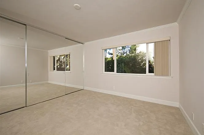 8571 Villa La Jolla Dr #I — Photo 12