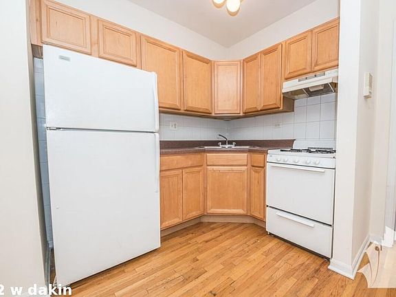 4th image of 912 W Dakin St #1417