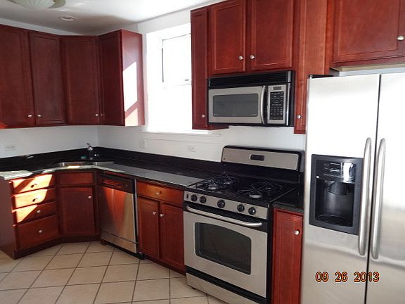 5th image of 2743 W Arthur Ave APT 1