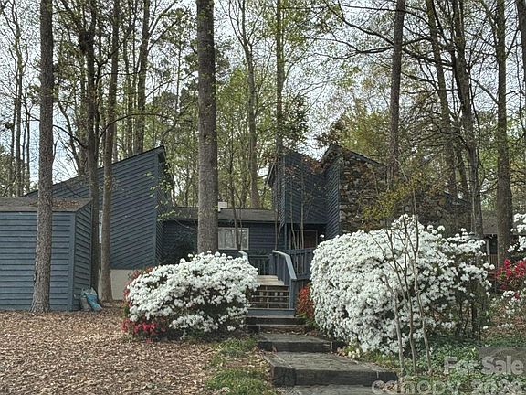 2nd image of 2800 Patio Ln