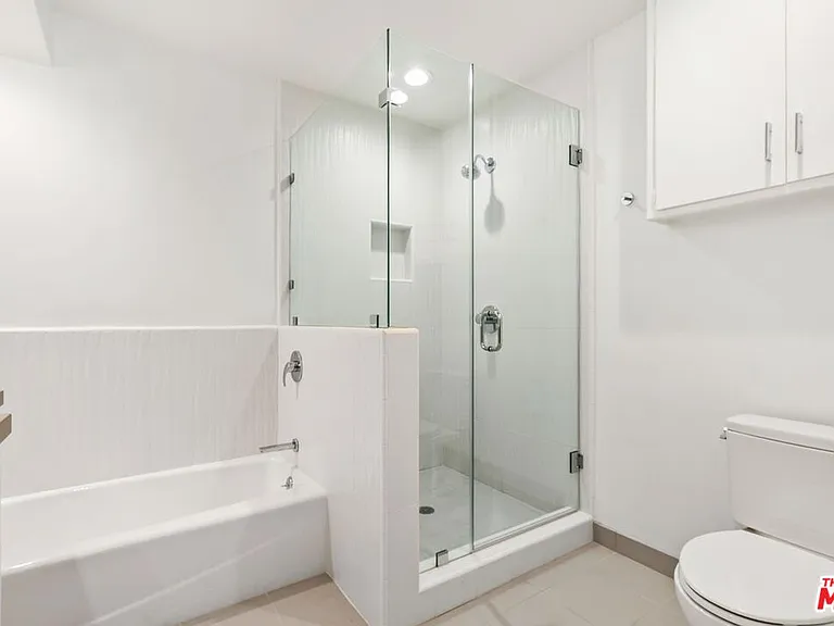 6204 S Corning Ave — Photo 23