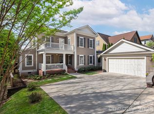 1672 Olmsted Dr, Asheville, NC 28803