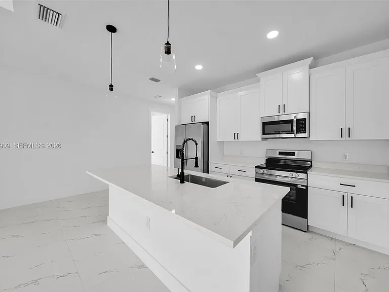 4744 27th St SW — Photo 14
