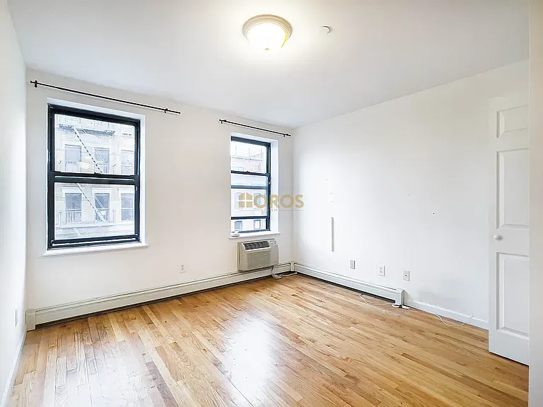 539 E 6th St #4D — Photo 1