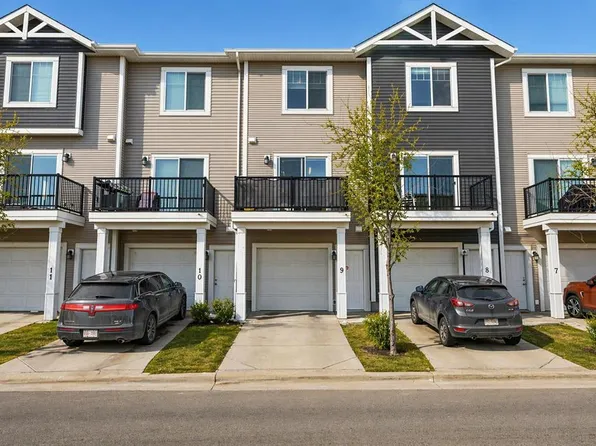 300 S Marina Dr #9, Chestermere, AB T1X 0P6